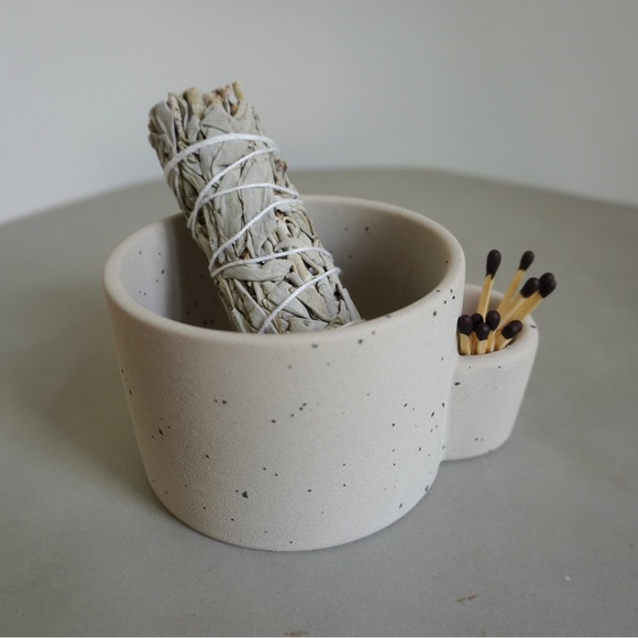 PALO SANTOS CERAMIC DISH - Picture 6 of 8